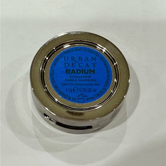 Urban Decay eyeshadow- Radium - Picture 2 of 3
